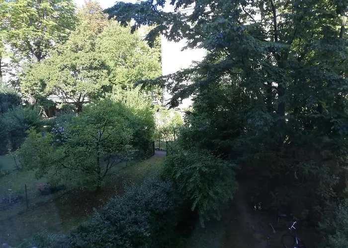 Room in maisonette with garden, parking place